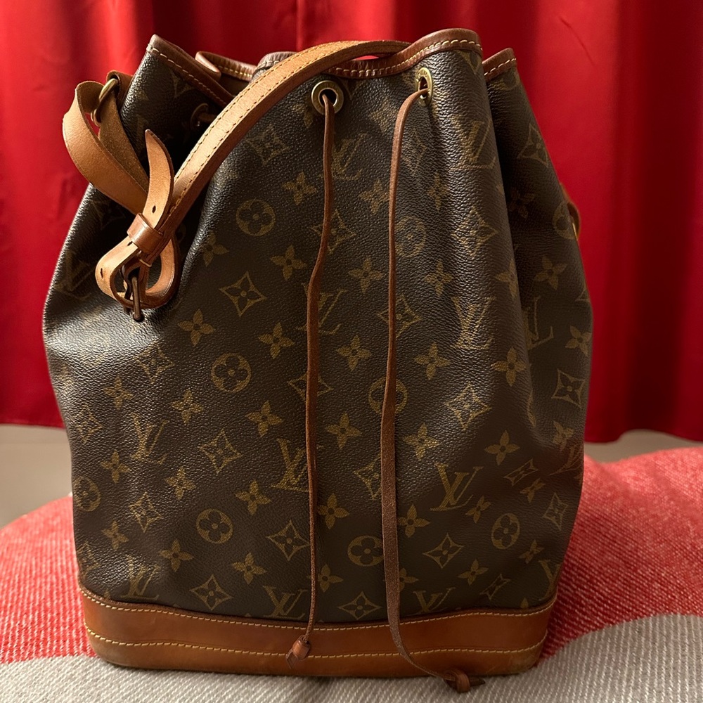 💯 Authentic Vintage Louis Vuitton Monogram Canvass Noe GM